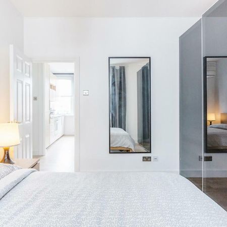 Apartamento Live Like A Londoner By Tower Bridge Exterior foto